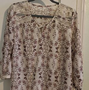 Patterned beige blouse